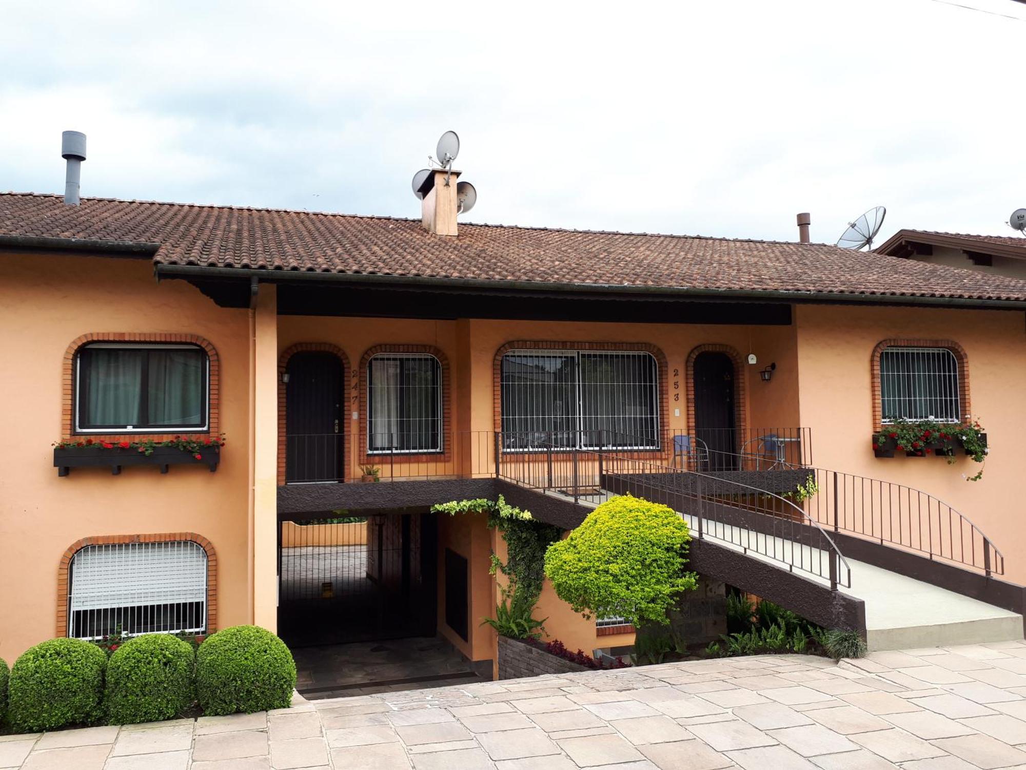 Roloff Praca Das Rosas Gramado Exterior photo